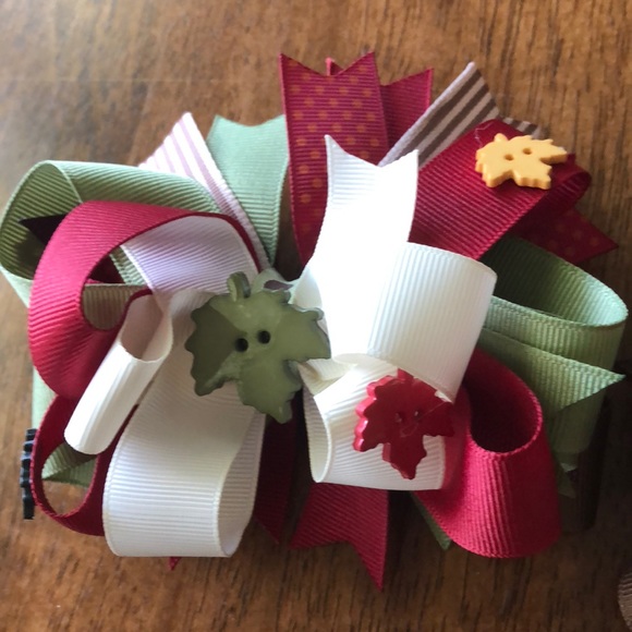 Girls 🍁Autumn Leaves 🍁Custom Made Hair Bows - Picture 3 of 4